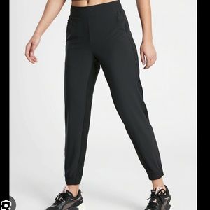 Athleta Brooklyn Jogger - Size 8P, Color: Black